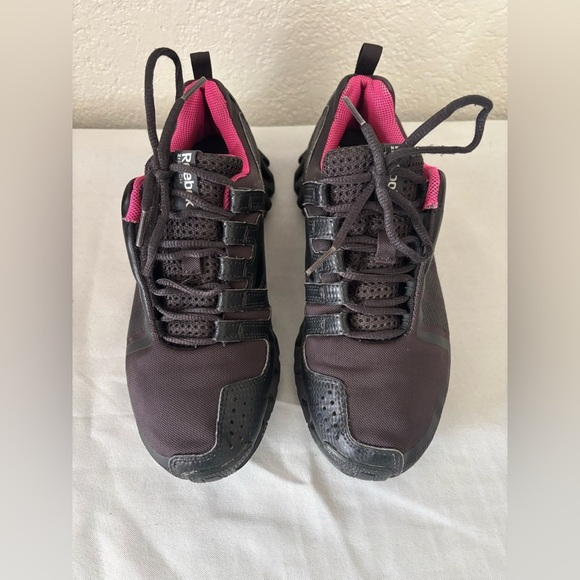 Reebok Zig Wild TR2 Women's Black and Pink Athletic Shoes Size 6 - Picture 2 of 6